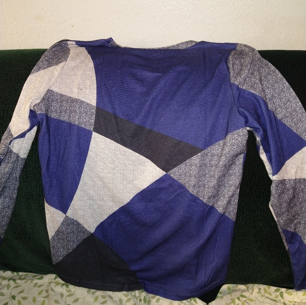 Thin blouse with buttons on both sides - Picture 4 of 4